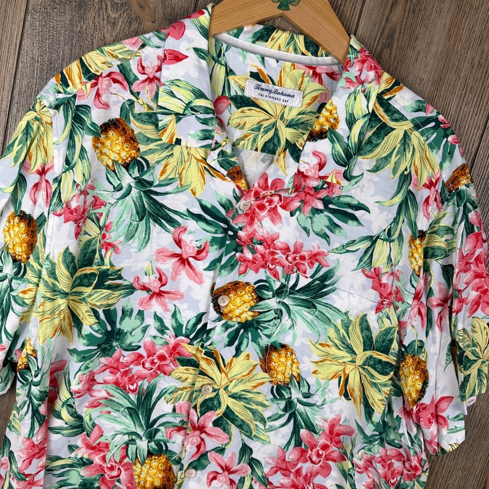 Tommy Bahama The Veracruz Cay Mens XL Tropical Pineapple Floral Viscose Shirt